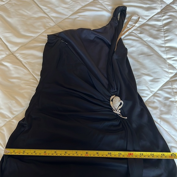 Vintage Black One-shoulder Low V-back Long Gown Stitched Rhinestone Brooch Siz 2 - Picture 10 of 13